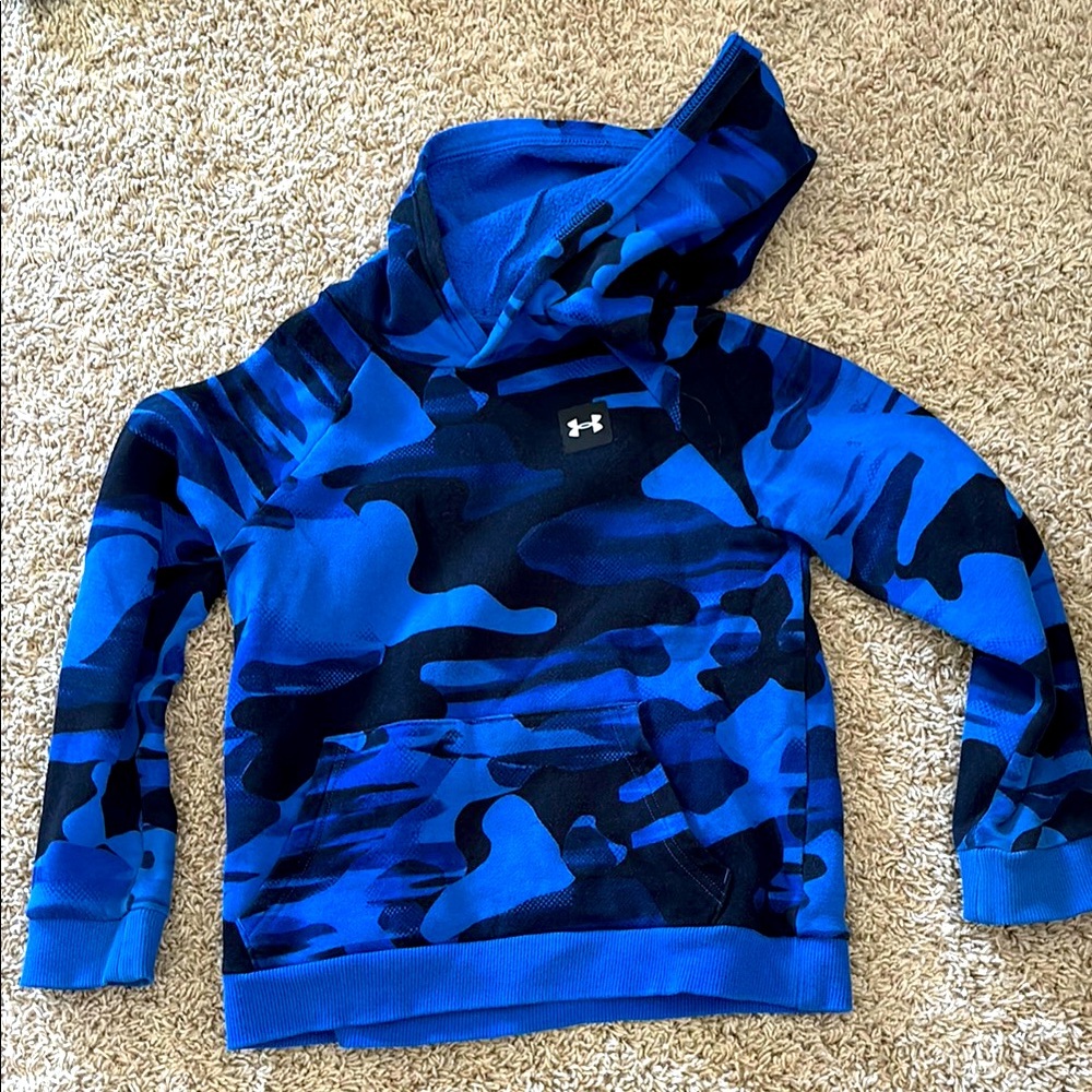 Under Armour Boys Blue and Black Sweatshirts size S